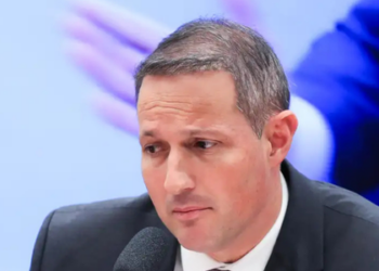 Derrite altera PL Antifacção após críticas e restaura autonomia da Polícia Federal