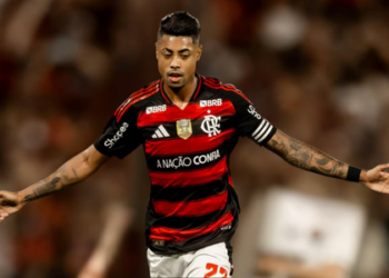STJD encerra caso e aplica multa de R$ 100 mil a Bruno Henrique