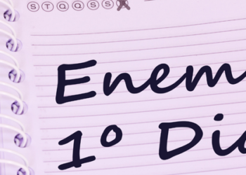 Milhões de estudantes participam neste domingo (9) do primeiro dia do Enem 2025. Confira horários, documentos obrigatórios, materiais permitidos, regras de segurança e orientações sobre alimentação e medicamentos.