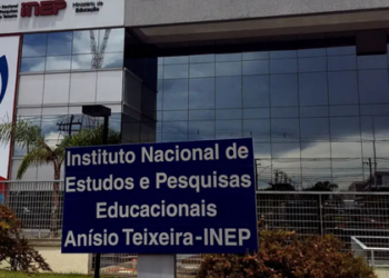 Número de idosos no Enem 2025 cresce 191% e reflete busca por aprendizado ao longo da vida