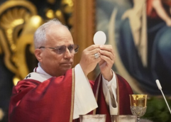 Vaticano reafirma papel de Maria e veta título “Corredentora”, diz documento do Papa Leão XIV