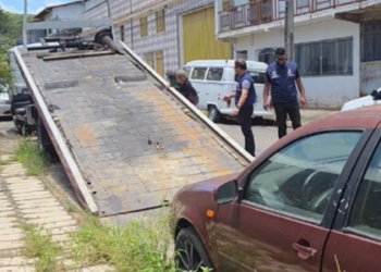 Itaperuna inicia operação de remoção de veículos abandonados