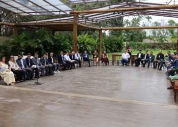 Municípios do RJ debatem inteligência artificial, execuções fiscais e royalties em evento que contou com a presença de Quissamã.