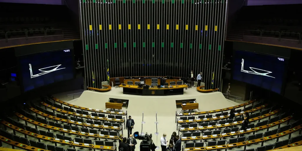 Senado rejeita equiparação de facções a terrorismo e aprova marco legal mais rígido