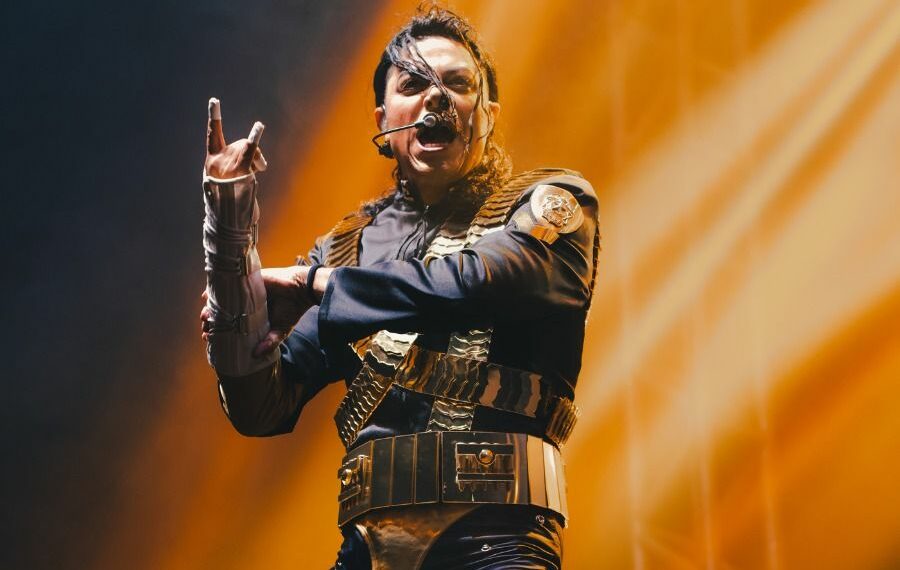 Maior festival de covers do Brasil começa nesta sexta (14) em Rio das Ostras, com três dias de shows, lazer e cultura. Programação inclui tributos a Marília Mendonça e Michael Jackson.