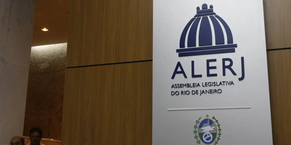 Bacellar defende paridade entre forças e celeridade; texto dos militares seguiu para sanção e regulamenta auxílio-invalidez.