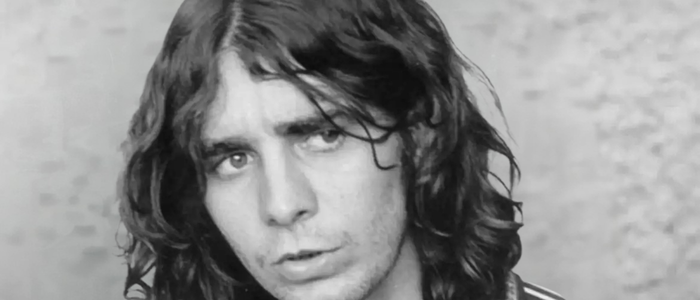 Lô Borges, um dos fundadores do Clube da Esquina, morreu aos 73 anos em Belo Horizonte. Lula e o Ministério da Cultura homenagearam o compositor, ressaltando seu legado para a música e a cultura brasileira.
