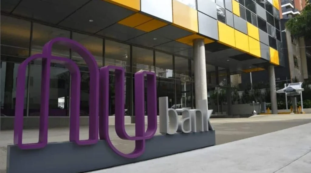 Nubank nega falência, apresenta dados de crescimento e alerta para desinformação após liquidações no setor financeiro.