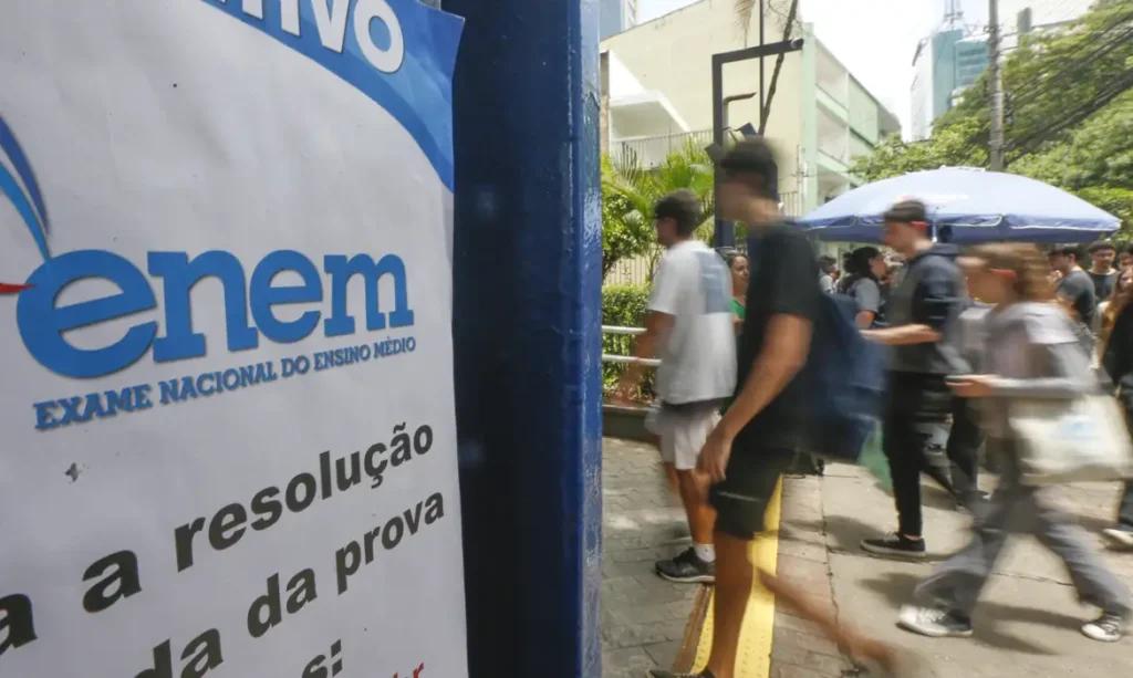 Governo estima que 80% dos alunos da rede pública façam o exame na própria escola
