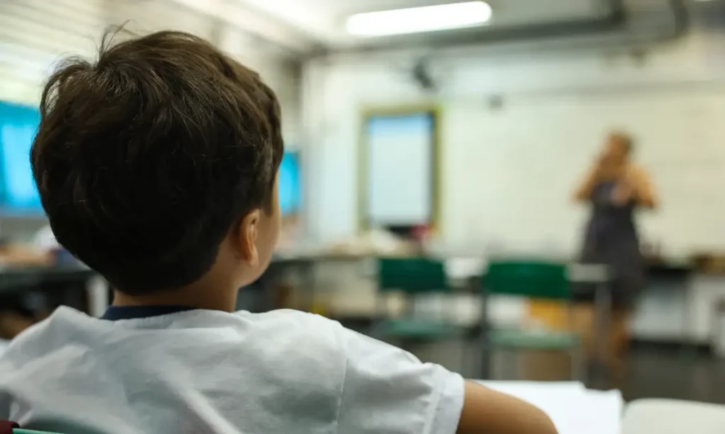 Secretaria de Educação abre pré-matrícula on-line com apoio presencial para berçário e maternal.
