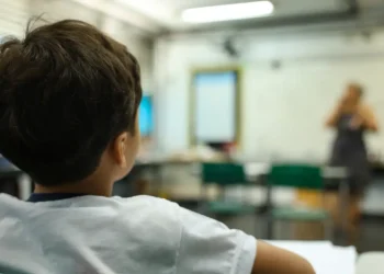 Secretaria de Educação abre pré-matrícula on-line com apoio presencial para berçário e maternal.