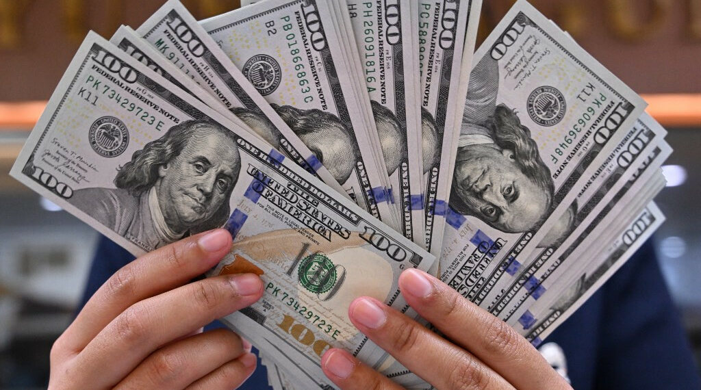 Real se valorizou mais de 11% em 2025 e Ibovespa subiu 33%, marcando o melhor ano dos mercados desde 2016.