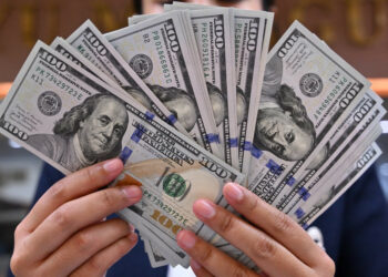 Real se valorizou mais de 11% em 2025 e Ibovespa subiu 33%, marcando o melhor ano dos mercados desde 2016.