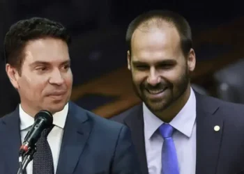 Hugo Motta determina a cassação dos mandatos de Eduardo Bolsonaro e Alexandre Ramagem. Decisão será oficializada com publicação no Diário Oficial da Câmara.