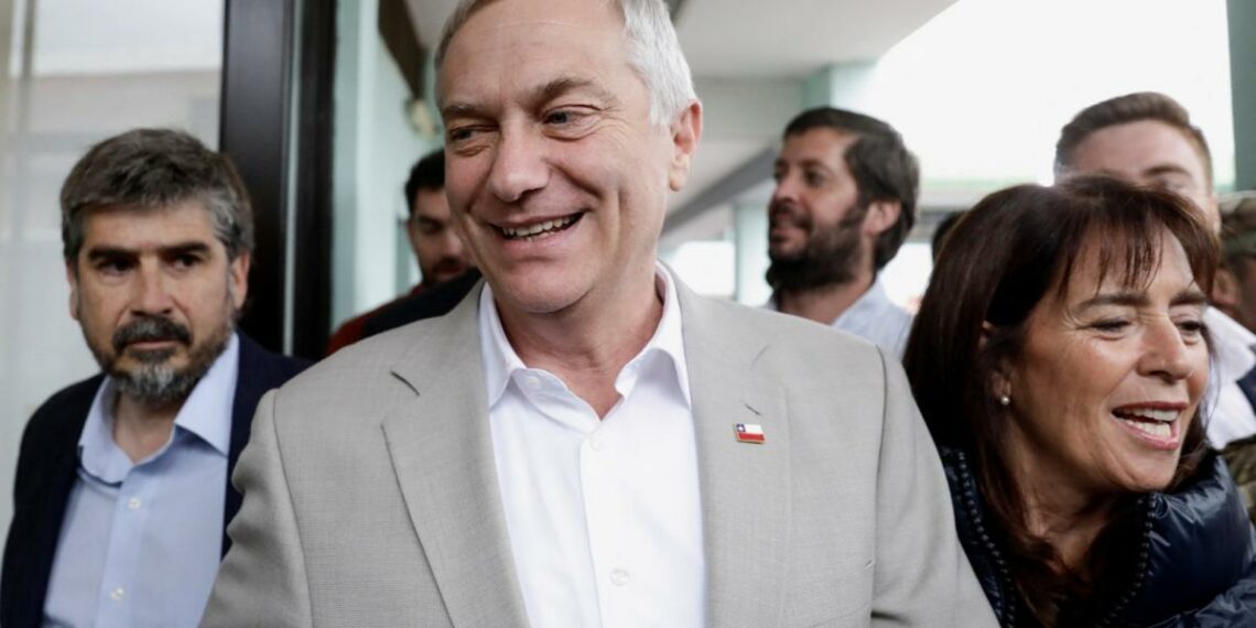 Direita volta ao poder no Chile com a eleição de José Antonio Kast