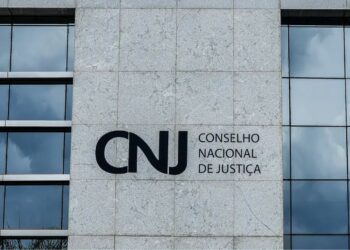 Venda de sentenças e assédio poderão levar à perda do cargo após condenação judicial.