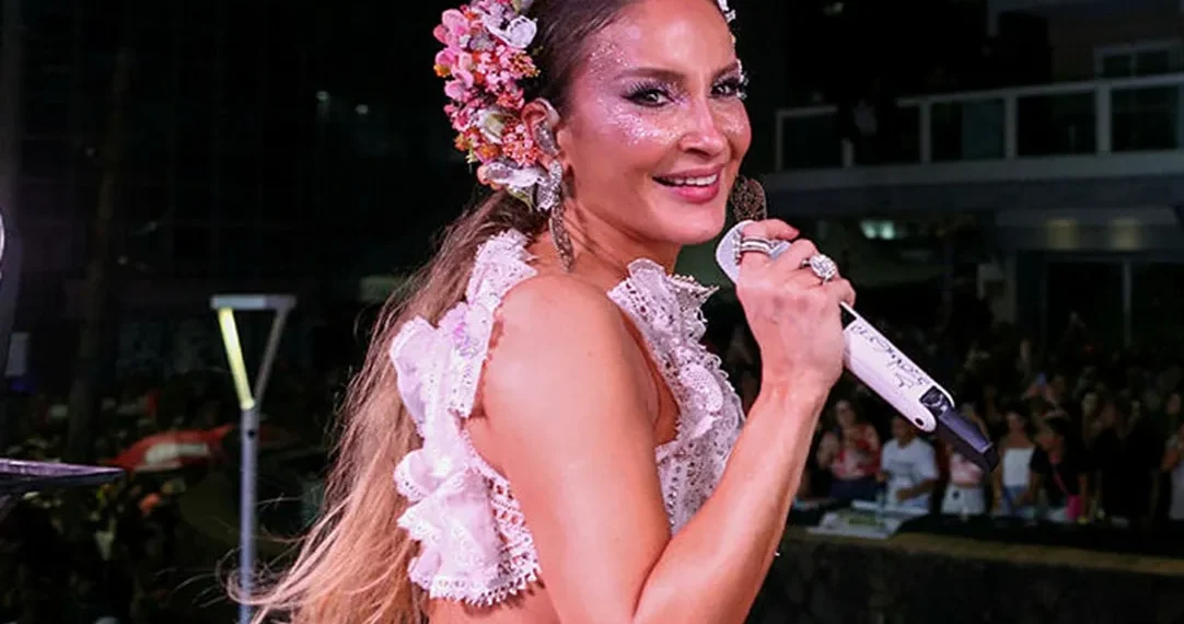 MP-BA processa Claudia Leitte por alterações em músicas do axé com referências religiosas.
