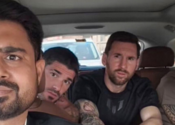 Taxista viraliza ao encontrar Messi no trânsito durante turnê na Índia