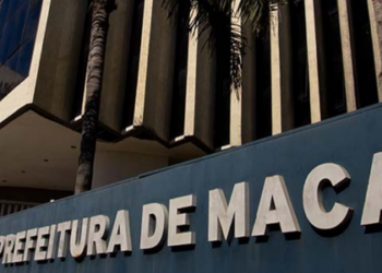 A Prefeitura de Macaé divulga resultado final dos processos seletivos para Agente de Acolhimento Institucional e projeto Sem Fronteiras, com início dos contratos em dezembro e vagas para ampla concorrência, PCD e afrodescendentes.