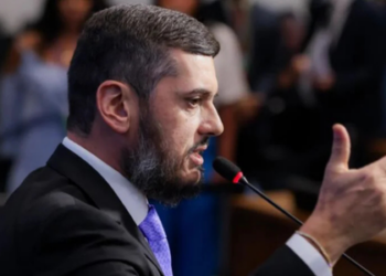 Ex-deputado do RJ é preso novamente e levado para presídio de segurança máxima no Rio.
