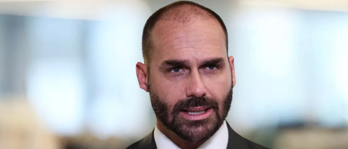 Eduardo reforça apoio a Flávio Bolsonaro.