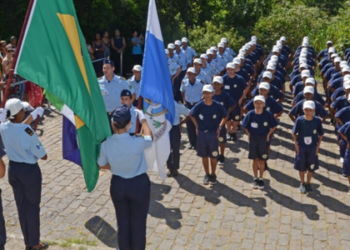 Cerimônia da Guarda Mirim de Búzios promove novos Oficiais e forma mais de 100 crianças