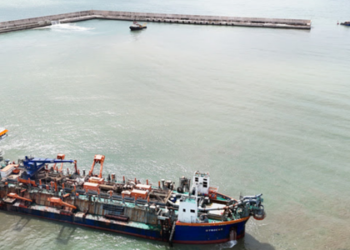 Porto do Açu e Van Oord anunciam parceria inédita para uso de diesel verde em operações de dragagem