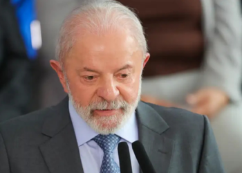 Lula faz cirurgia de catarata no olho esquerdo e recebe alta no mesmo dia
