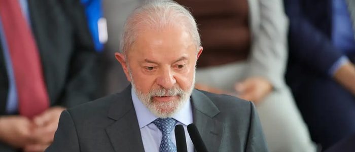 Lula faz cirurgia de catarata no olho esquerdo e recebe alta no mesmo dia