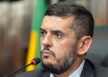 Presidente da Alerj é preso por suspeita de vazamento de informações.