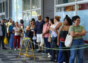Prova discursiva do CNU 2025 acontece neste domingo em todo o país. Cartões de confirmação estão disponíveis no site da FGV, com horários e locais definidos.