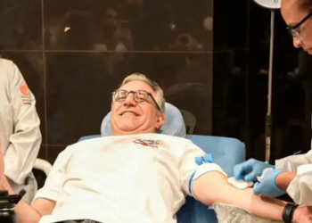 O ministro da Saúde, Alexandre Padilha, participou do projeto Sangue Corinthiano e anunciou o início da vacinação contra o VSR em gestantes no estado de São Paulo. Estado recebeu 134,5 mil doses do primeiro lote nacional.