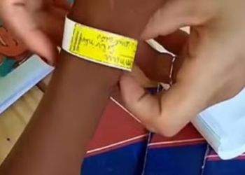 Governo do RJ distribui pulseiras de identificação para crianças na Rodoviária do Rio e reforça ações de prevenção ao desaparecimento no fim de ano.