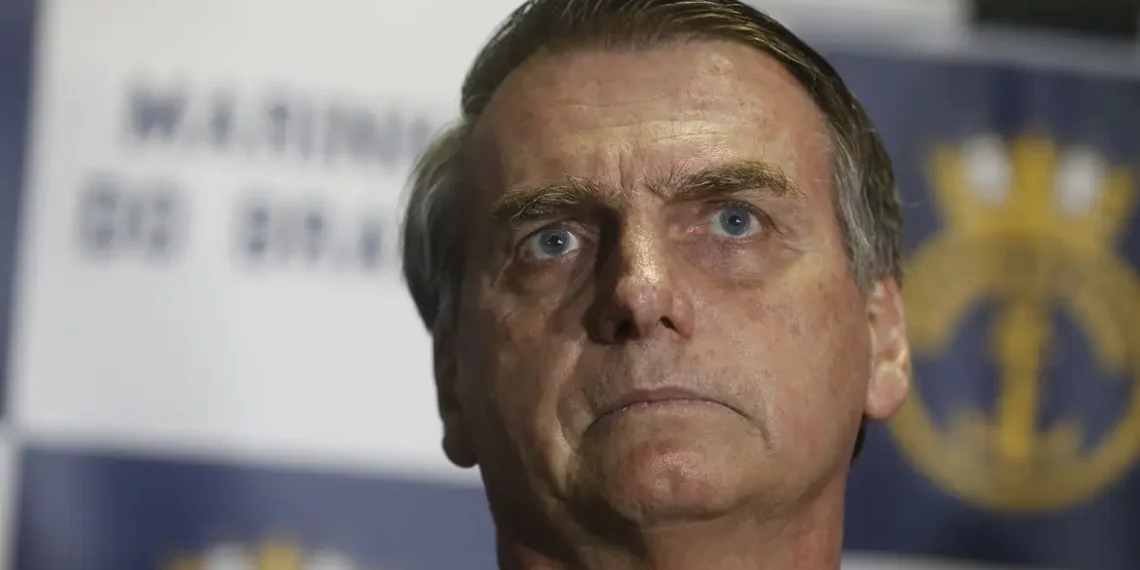 Câmara discute projeto que revisa cálculo de penas e permite redução drástica no tempo de prisão de figuras envolvidas no 8 de janeiro.