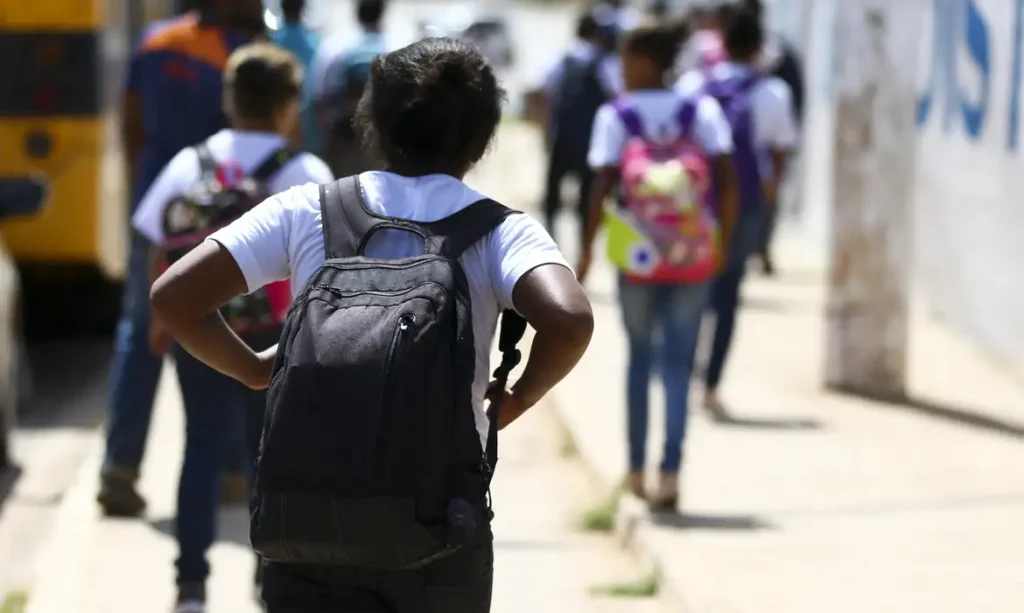 ALERJ, cozinhas escolares, merenda escolar, educação pública, fiscalização, condições de trabalho, política pública