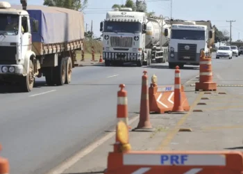 Entenda como funciona o limite de pontos da CNH e quando ocorre a suspensão.