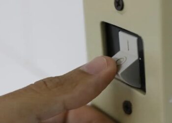 Tarifa de energia deve subir 7% neste ano, superando inflação; aumento é influenciado por custos da CDE-Uso e CDE-GD.