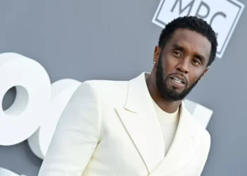 Defesa de Diddy contesta condenação e acusa juiz de extrapolar decisão do júri.