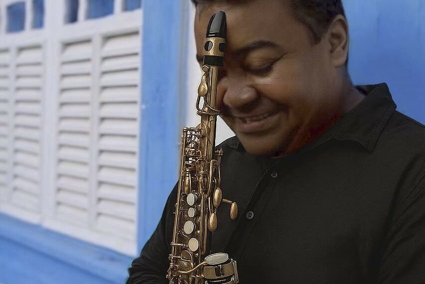 Encerramento da Vila do Papai Noel em Macaé terá dança, música natalina e show instrumental de Zé Rangel neste domingo (4).