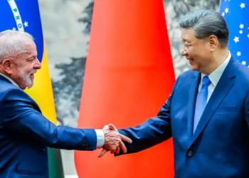 Brasil concederá isenção de visto a chineses, seguindo política já aplicada pela China a brasileiros desde 2025.