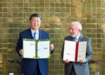 Lula e Xi Jinping reafirmam apoio à ONU após Trump oficializar o Conselho da Paz, iniciativa que gera críticas por concentrar poder fora das estruturas multilaterais.