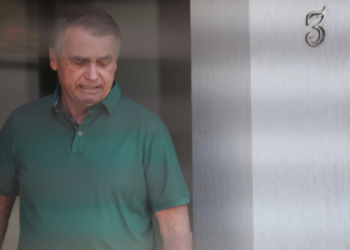 Bolsonaro fará tomografia e ressonância após autorização do STF
