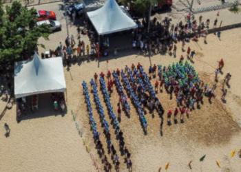 Ostrinha 2026 em Rio das Ostras promove atividades esportivas e recreativas para adultos e idosos, entre 22 e 30 de janeiro na Praia do Centro, com foco em saúde, lazer e integração social.