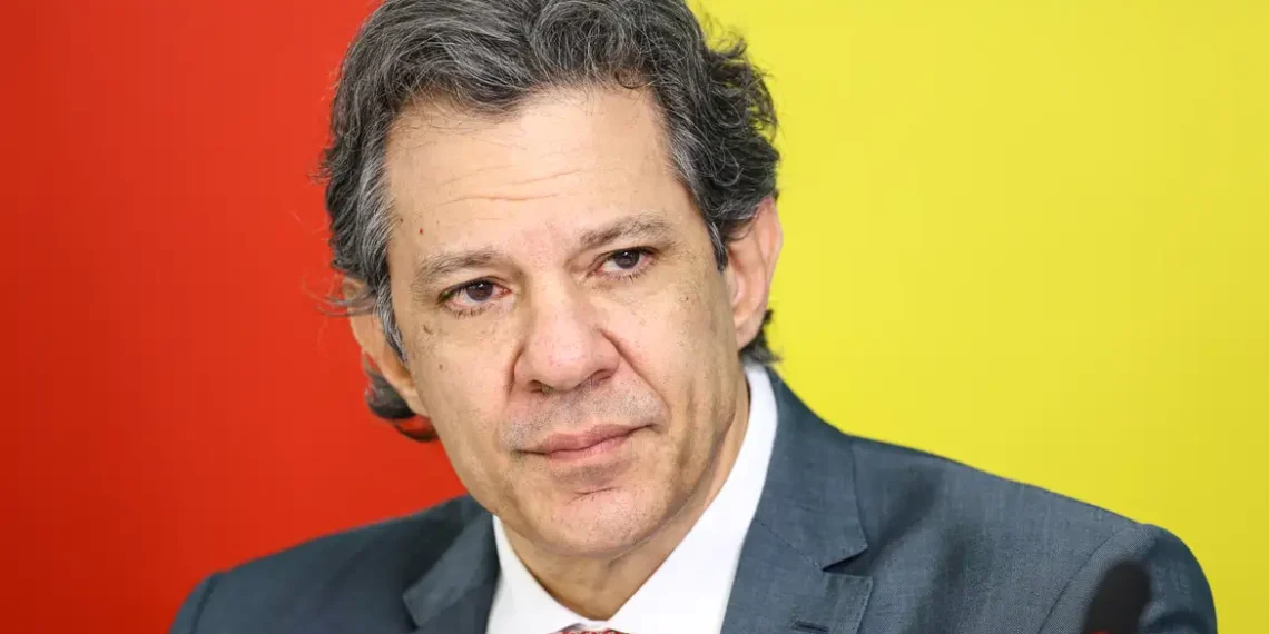 Em meio a investigações sobre fraudes financeiras, Fernando Haddad defende que o Banco Central assuma a fiscalização dos fundos de investimento, hoje sob responsabilidade da CVM, para reforçar o controle do sistema financeiro.