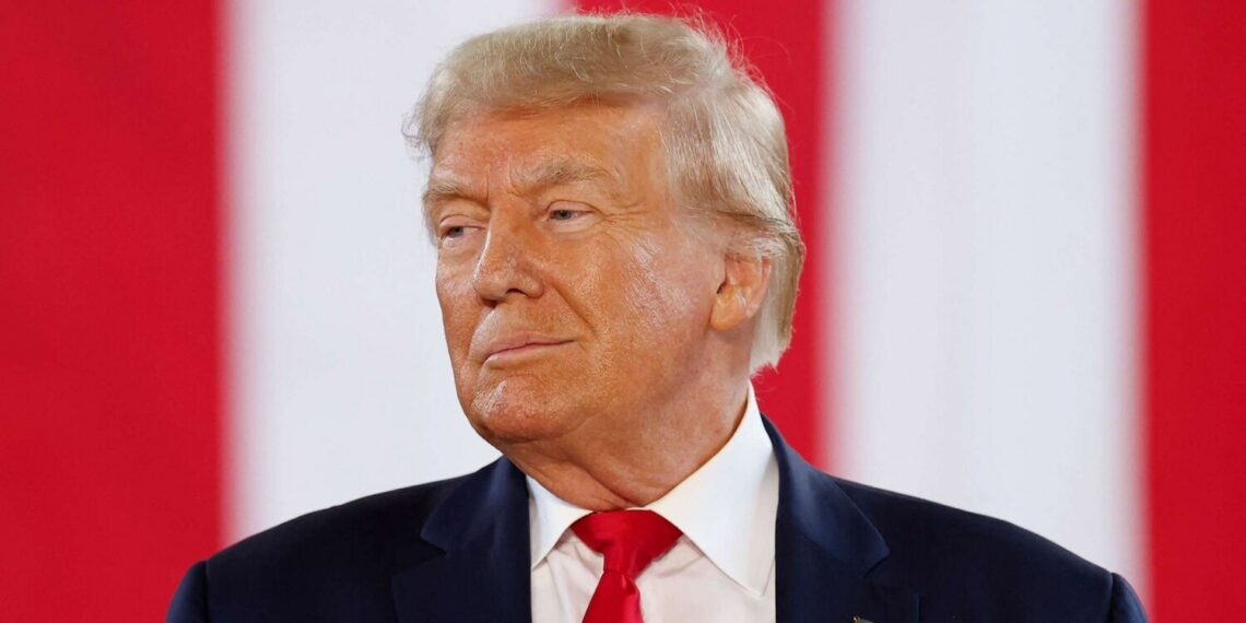 Trump promete segurança total a empresas petrolíferas para atrair bilhões em investimentos na Venezuela após a queda de Maduro e retomar a produção de petróleo.