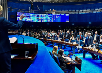CPI do Senado apura crimes financeiros e convoca ex-chefe do BC para depor.