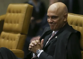 STF rejeita pedido de suspeição contra Dias Toffoli em processo sobre debêntures.
