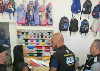 O Procon de Rio das Ostras lançou cartilha educativa para orientar consumidores sobre a compra de material escolar e coibir exigências abusivas das escolas.