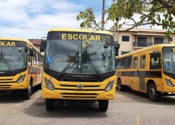 Rio das Ostras inicia a renovação do Transporte Escolar Adaptado gratuito para alunos com dificuldade de locomoção. Procedimento segue até 9 de janeiro na Secretaria de Educação.