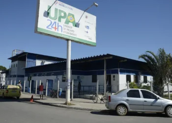 Calor extremo já provocou quase 2 mil atendimentos nas UPAs do Rio de Janeiro e levou o estado a reforçar medidas de prevenção.